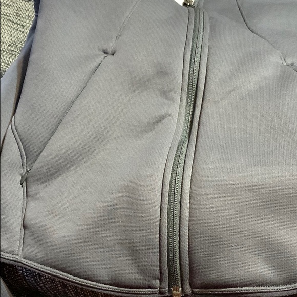 Under Armour Women's Black Jacket - Picture 5 of 5